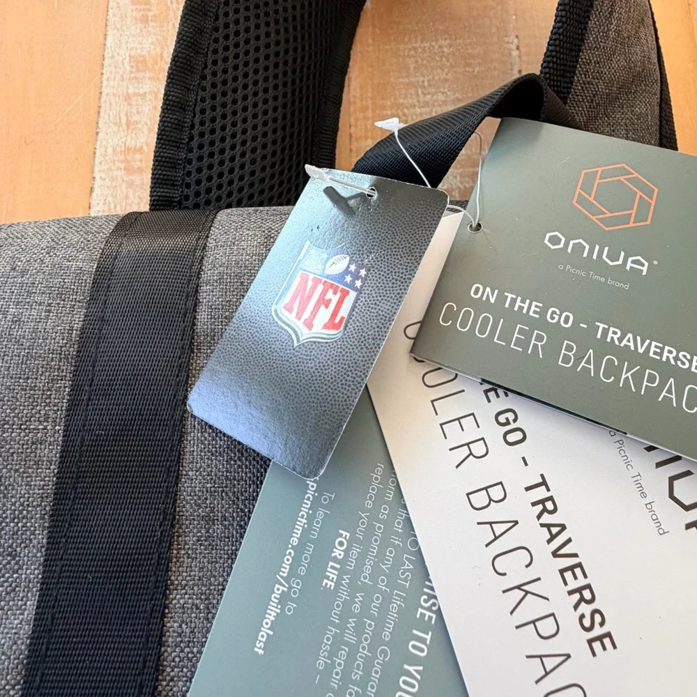 NWT NFL Oniva Philadelphia Eagles Traverse Wipeable Fabric Cooler Backpack grey